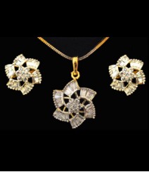 The Flower AD Pendant Set (with Chain) FSNV16